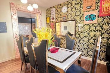 Puncak Pinggiran Putra