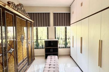 Puncak Pinggiran Putra