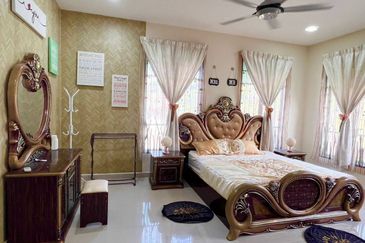 Puncak Pinggiran Putra