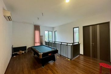 Kristal Court, Seksyen 7