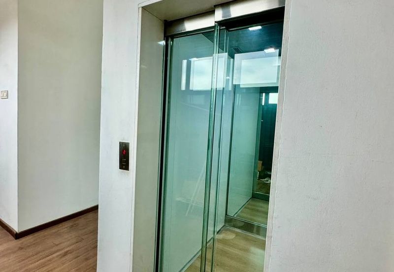 Kristal Court, Seksyen 7