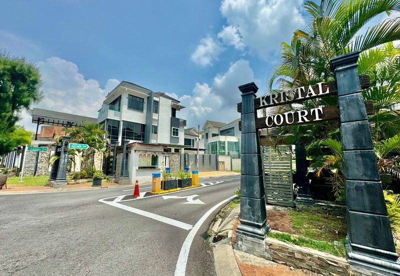 Kristal Court, Seksyen 7