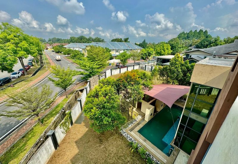 Kristal Court, Seksyen 7