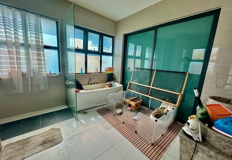 Kristal Court, Seksyen 7