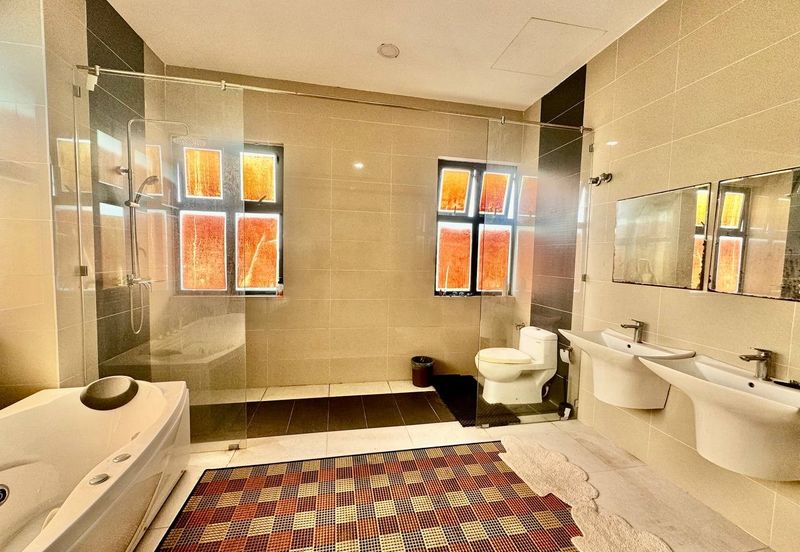 Kristal Court, Seksyen 7