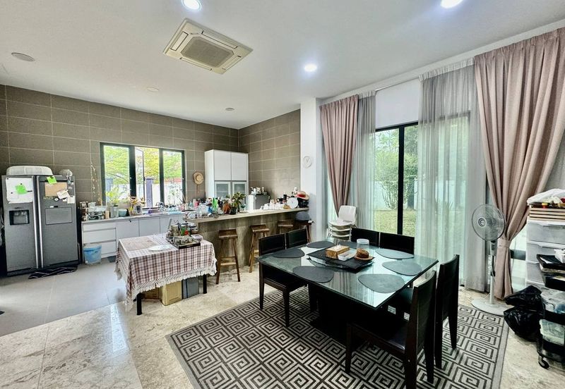 Kristal Court, Seksyen 7