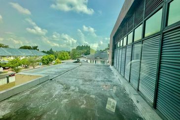 Kristal Court, Seksyen 7