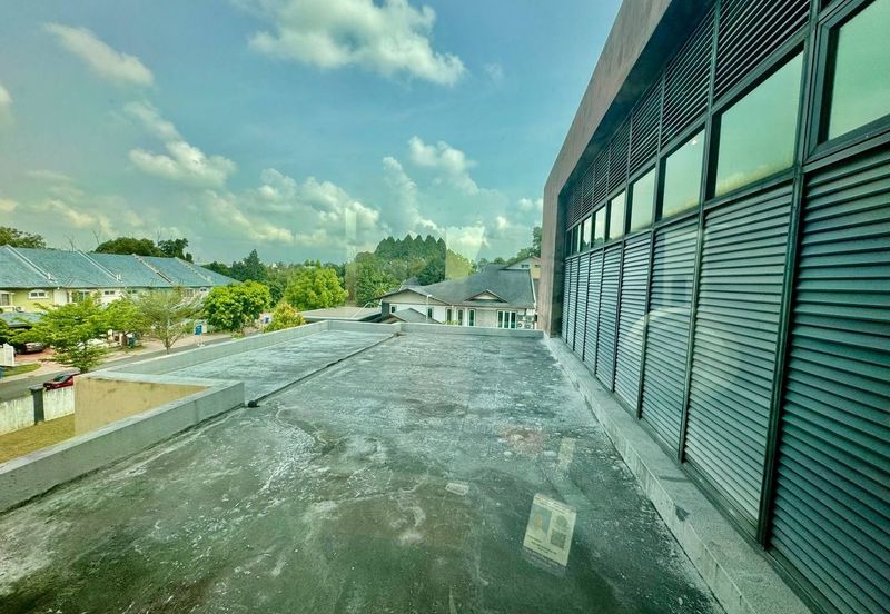 Kristal Court, Seksyen 7