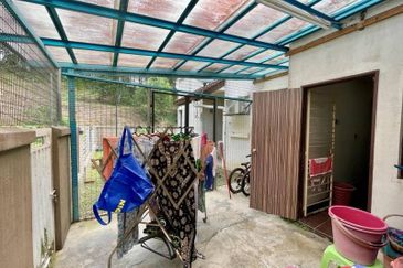 Corner 2 Sty Bukit Jelutong Shah Alam