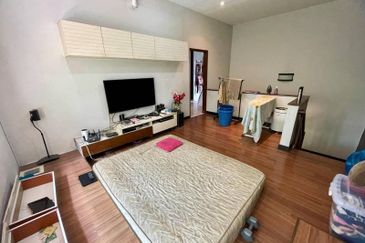 Corner 2 Sty Bukit Jelutong Shah Alam