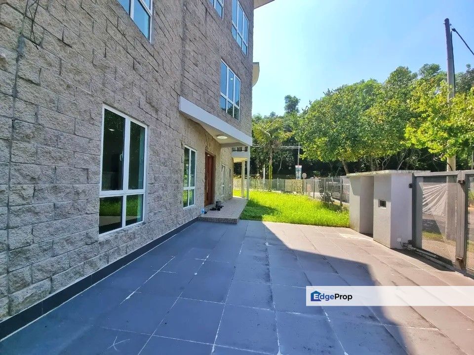 Bungalow 3 Storey Seksyen 9 Kota Damansara PJ, Selangor, Kota Damansara