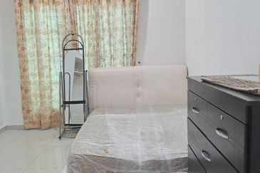 Jalan Timur @ Bandar Baru Enstek