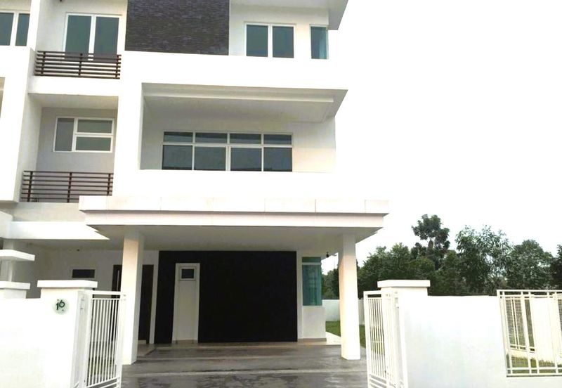 Corner 3 Storey Superlink Bukit Jelutong Shah Alam