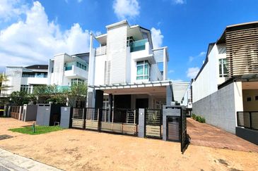 Bungalow 3 Storey USJ Height Subang Jaya