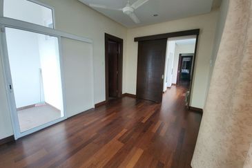 Bungalow 3 Storey USJ Height Subang Jaya