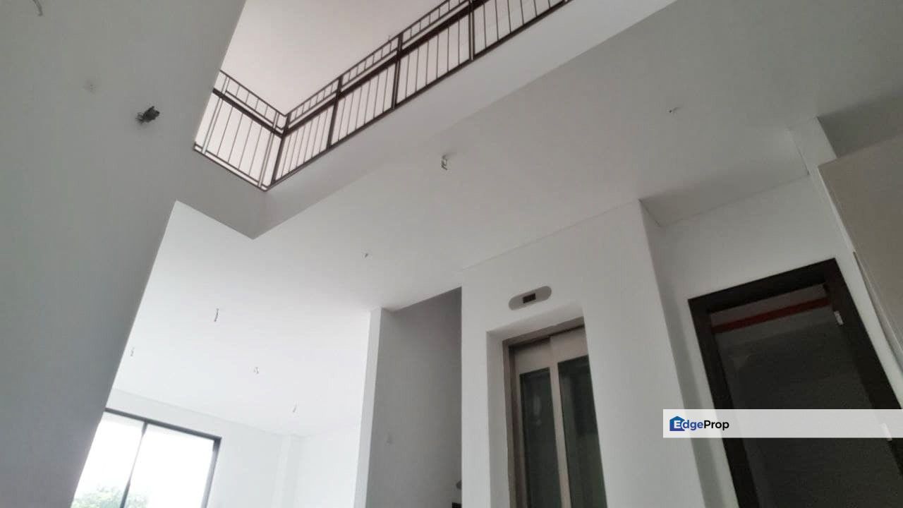 Laman Glenmarie 3 Sty Superlink House with Lift, Selangor, Glenmarie