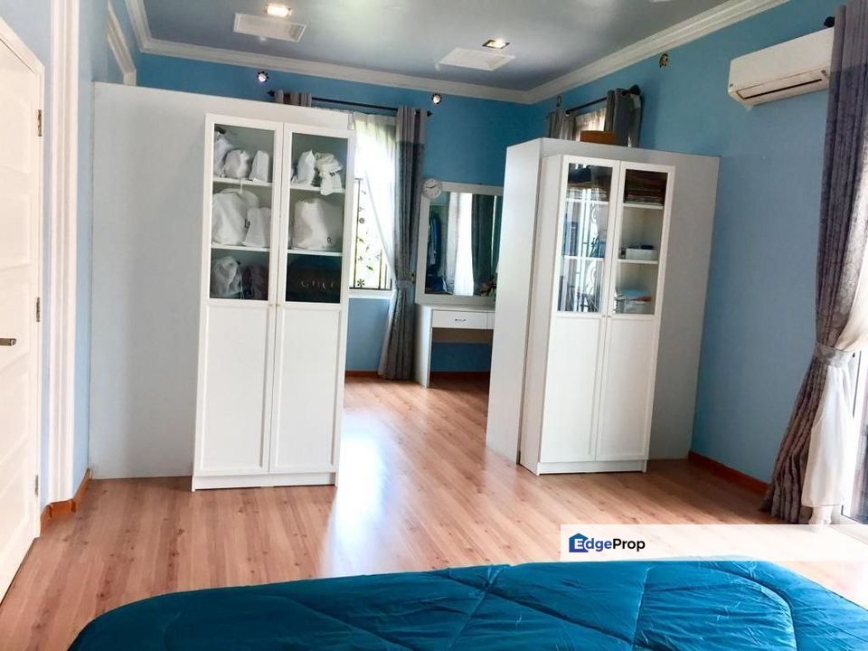 Bungalow House With Swimming Pool Seksyen 7 Shah Alam, Selangor, Shah Alam