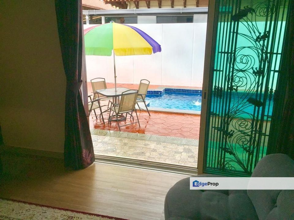 Bungalow House With Swimming Pool Seksyen 7 Shah Alam, Selangor, Shah Alam