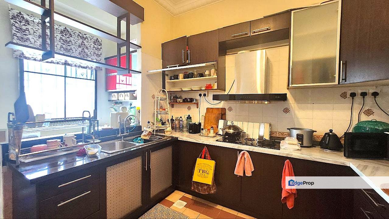 Non Bumi 2.5 Sty Superlink Seksyen 7 Shah Alam, Selangor, Shah Alam