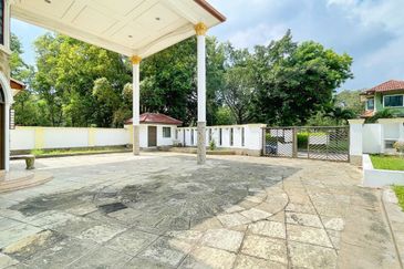 Bungalow 2.5 Storey Bukit Jelutong Shah Alam