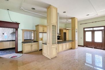 Bungalow 2.5 Storey Bukit Jelutong Shah Alam