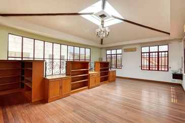 Bungalow 2.5 Storey Bukit Jelutong Shah Alam