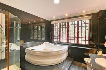 Bungalow 2.5 Storey Bukit Jelutong Shah Alam