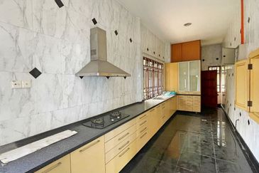 Bungalow 2.5 Storey Bukit Jelutong Shah Alam