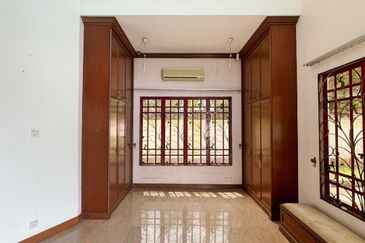 Bungalow 2.5 Storey Bukit Jelutong Shah Alam