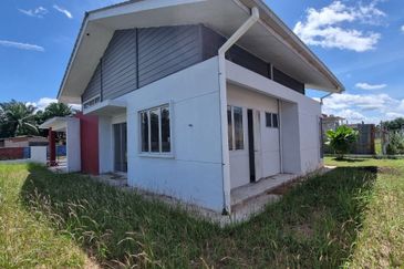 Pulau Indah ( Pulau Lumut )