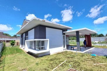 Pulau Indah ( Pulau Lumut )