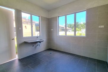 Pulau Indah ( Pulau Lumut )