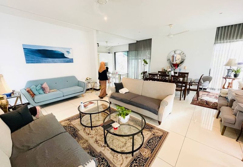 Tiana Elmina Gardens