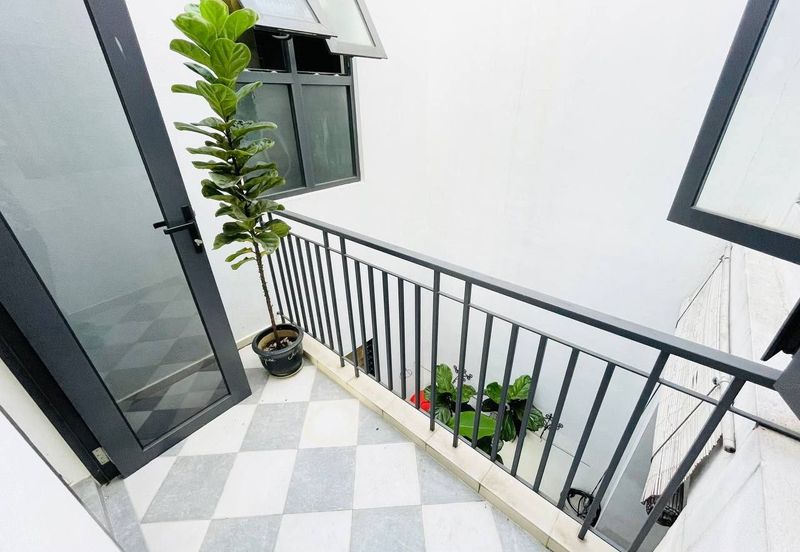 Tiana Elmina Gardens