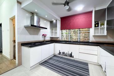 Desa Pinggiran Putra