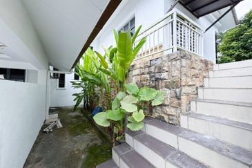 Desa Pinggiran Putra