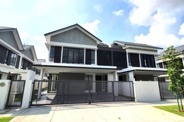 Reesia Elmina Garden