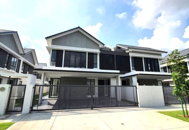 Reesia Elmina Garden