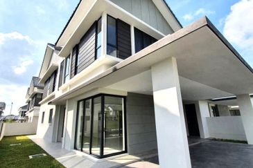 Reesia Elmina Garden