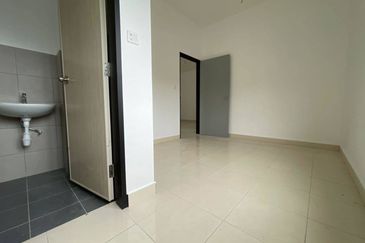 NEW House RM250K Seremban 2 Sty Sikamat Townhouse , Negeri Sembilan