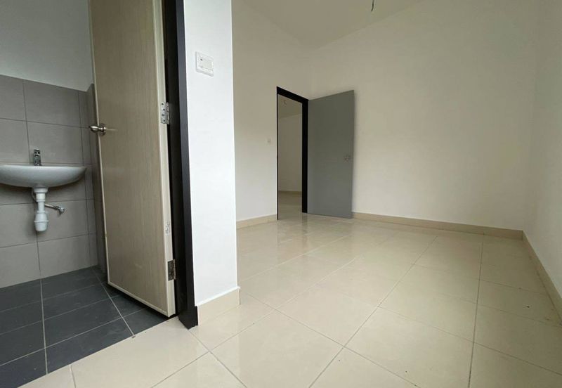 NEW House RM250K Seremban 2 Sty Sikamat Townhouse , Negeri Sembilan