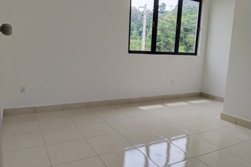 NEW House RM250K Seremban 2 Sty Sikamat Townhouse , Negeri Sembilan
