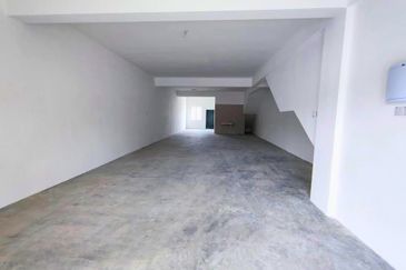 New Seremban 2-Storey ShopLot Facing Main Road Irama Sendayan Biz, Tiara Sendayan, Gadong Jaya, Bandar Sri Sendayan