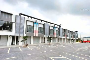 New Seremban 2-Storey ShopLot Facing Main Road Irama Sendayan Biz, Tiara Sendayan, Gadong Jaya, Bandar Sri Sendayan