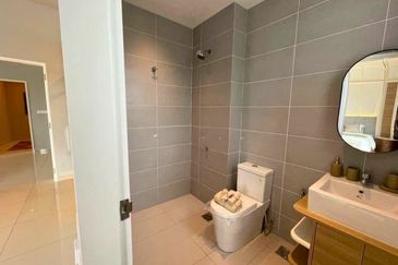 Seremban 2 storey CORNER labu Bandar Enstek Nilai Sepang