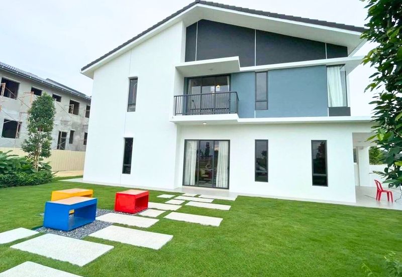 Seremban 2 storey CORNER labu Bandar Enstek Nilai Sepang