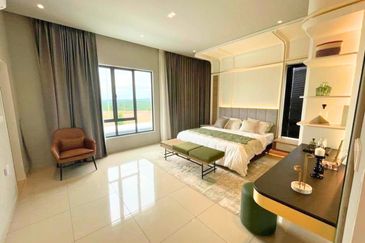 Seremban 2 storey CORNER labu Bandar Enstek Nilai Sepang