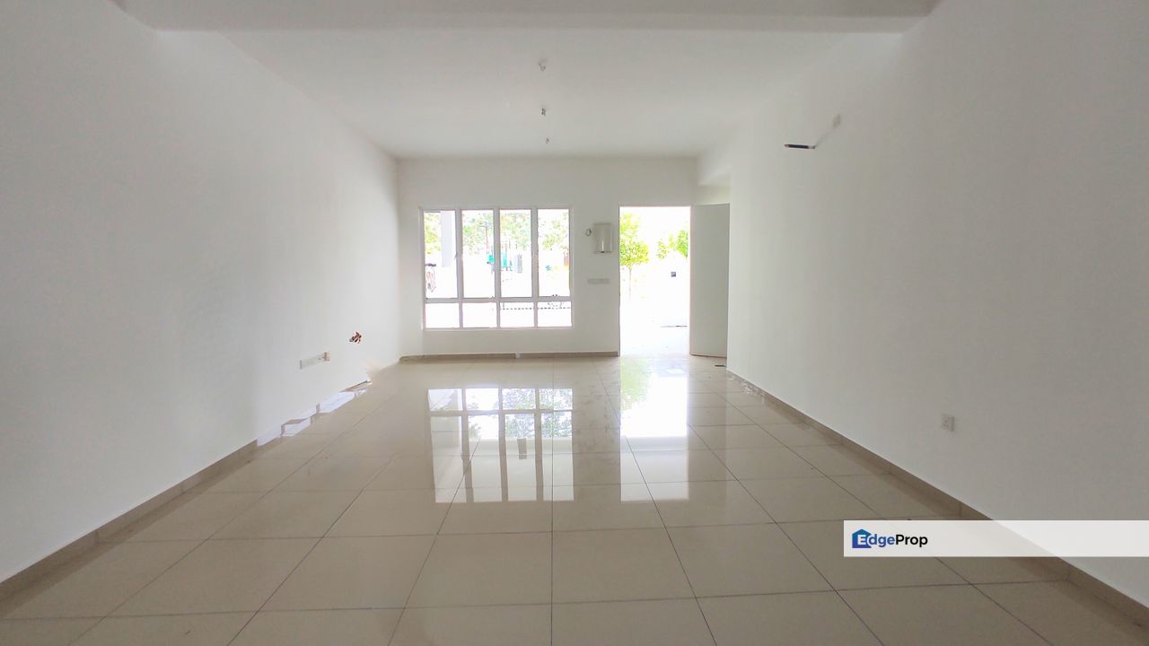 Seremban 2 storey facing Open & Playground - Below Market Value, Negeri Sembilan, Seremban