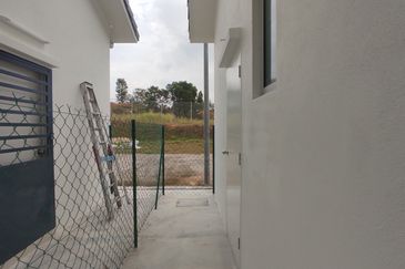 Single Storey High Ground Ready to Move In New House From Developer Labu Seremban Bandar Enstek Seremban 2 