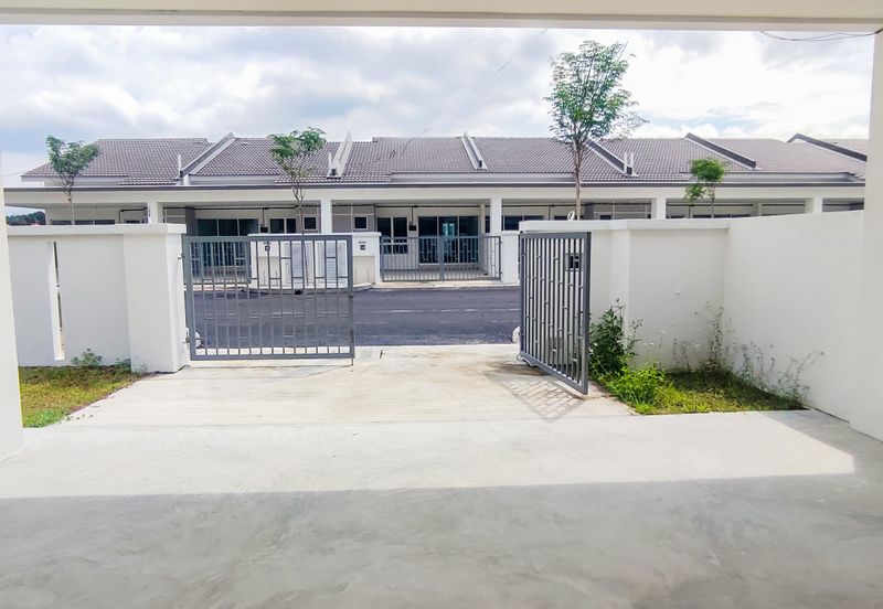 Rumah Teres Setingkat Baru 4 Bilik Tidur Mantin Pajam Nilai Semenyih Kajang